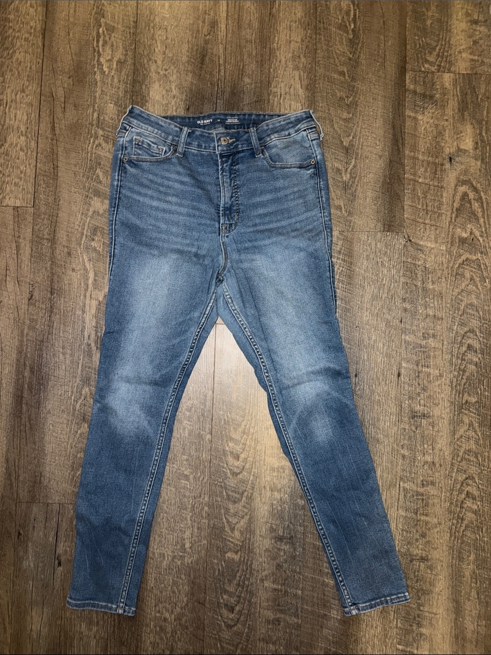 Old Navy Women's Extra High Rise Skinny Jeans in Medium Blue